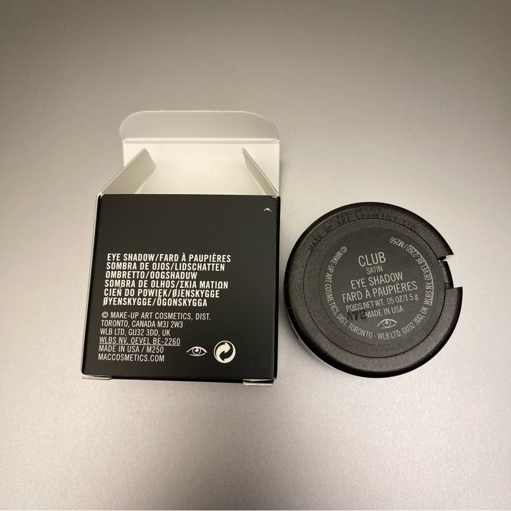 MAC “Club” Eyeshadow - Picture 3 of 3